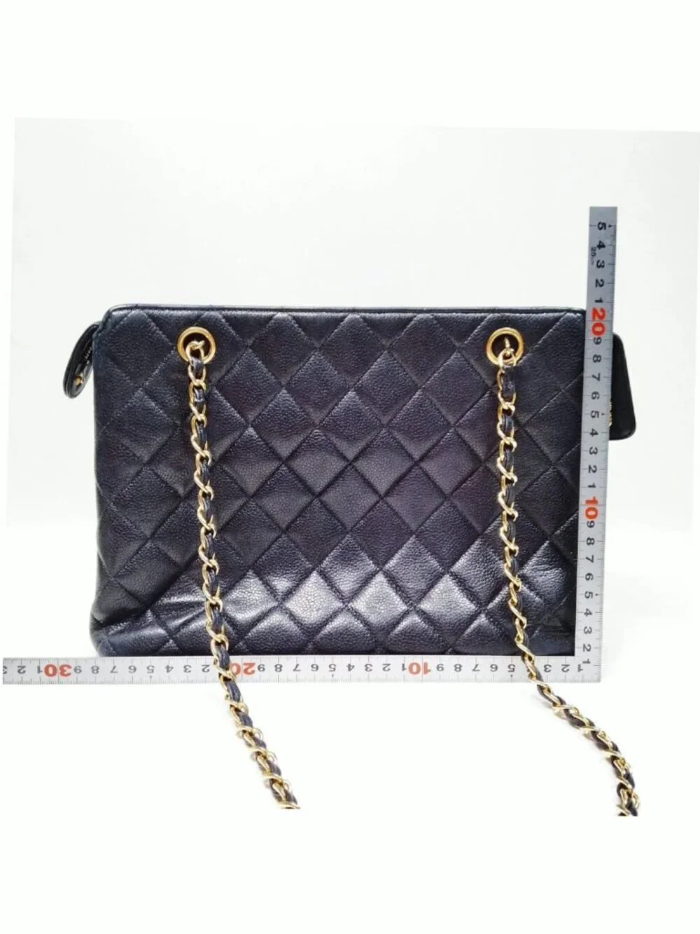 Authentic Chanel Vintage CC Shoulder Bag Black Quilted Leather Gold Chain Bag - Picture 3 of 16